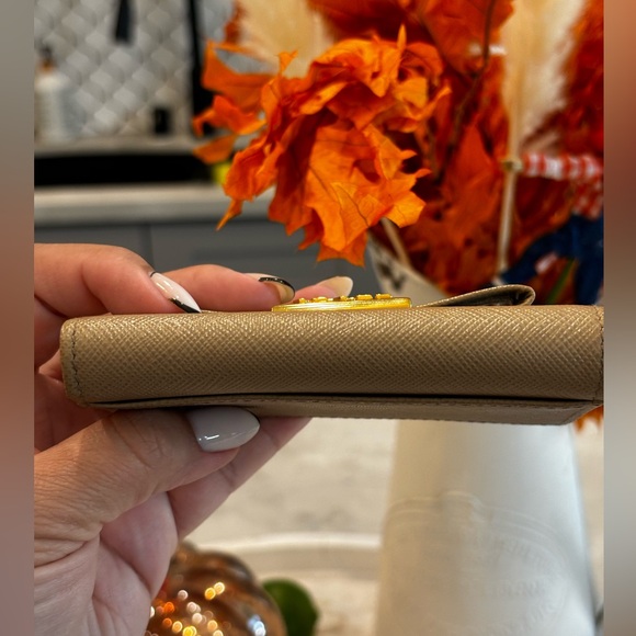 PRADA Cammeo Saffiano Fiocco Leather Bow Card Holder  *Pre-Loved* - Picture 12 of 16